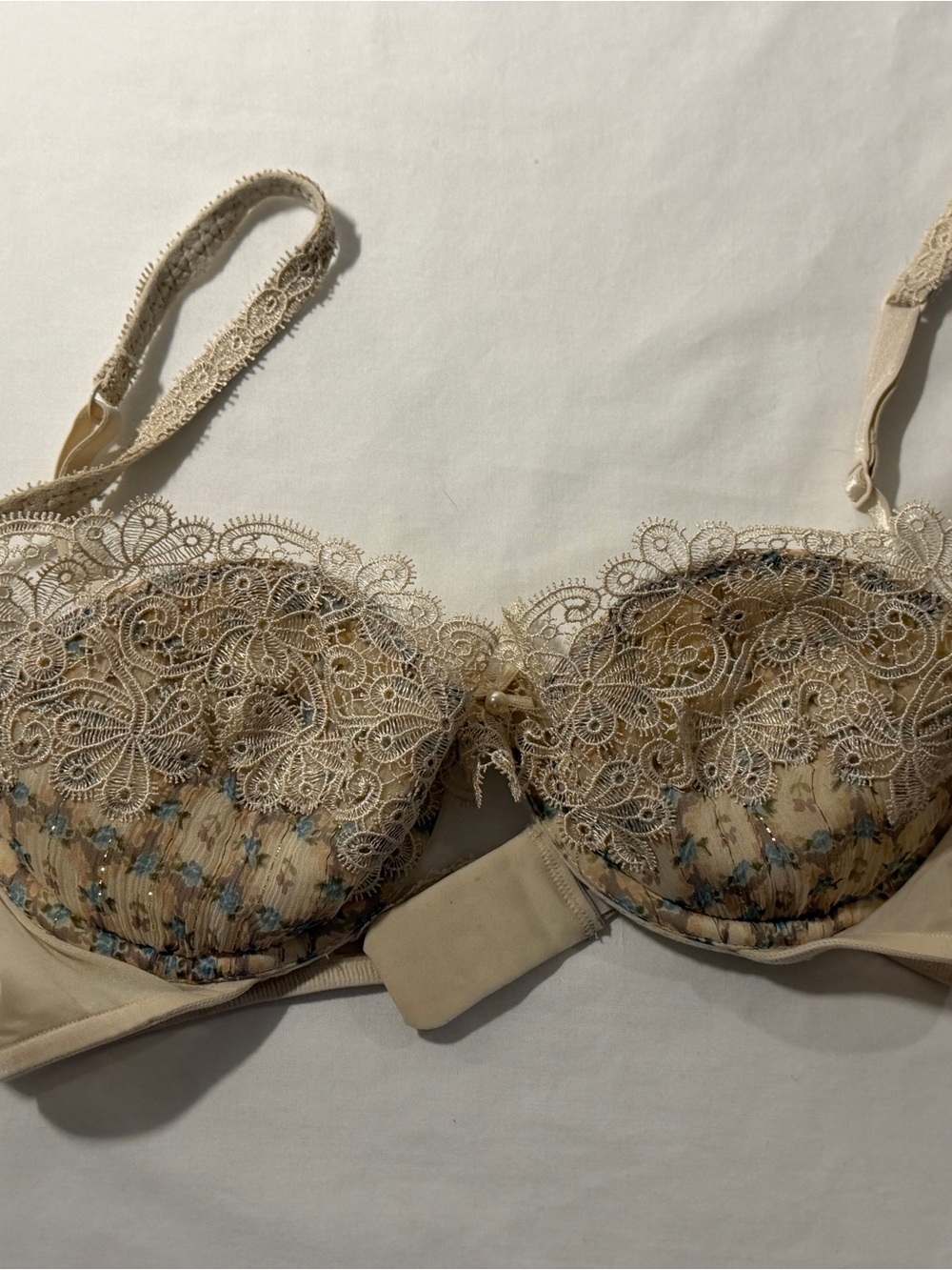 Wolford Woman's Beige Lace Embroidered Balconette Bra - Women Intimates